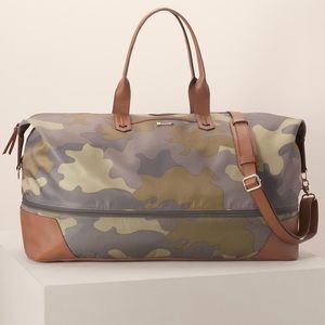 Stella & Dot Vacay bag